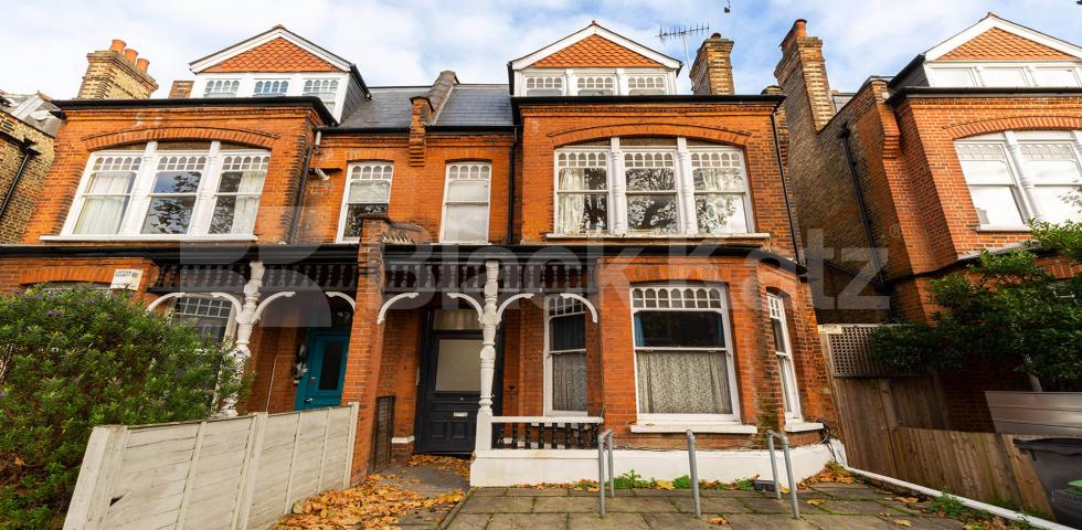 			VIRTUAL TOUR AVAILABLE!, 1 Bedroom, 1 bath, 1 reception Flat			 Tetherdown , Muswell Hill